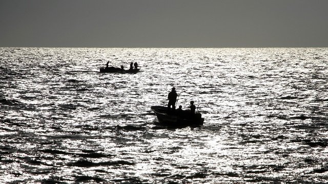 Boat capsizes.